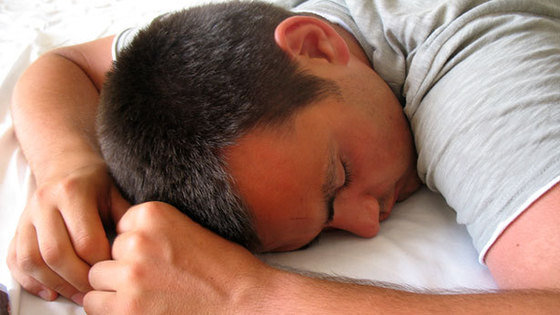 Leczenie bezdechu sennego może zmniejszyć depresję